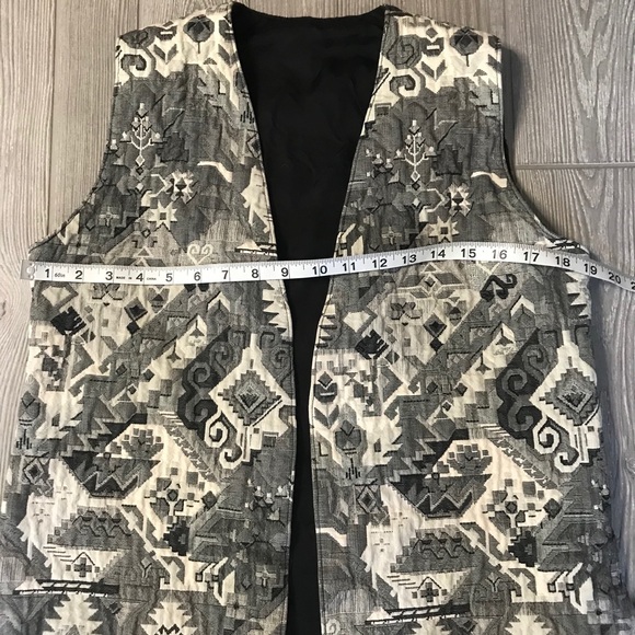 Vintage Black and White Open Front Lightweight Quilted Patchwork Print Vest - Picture 5 of 9